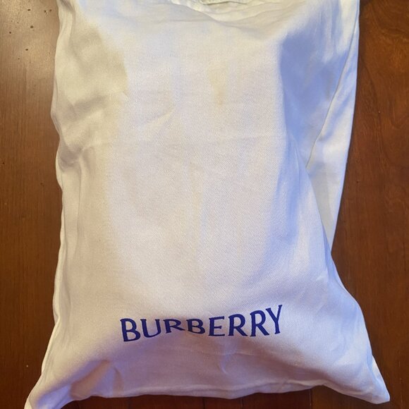 Burberry Mini Check Bucket Bag (Archive beige) | Brand New with Tags & Dust Bag - Picture 6 of 8